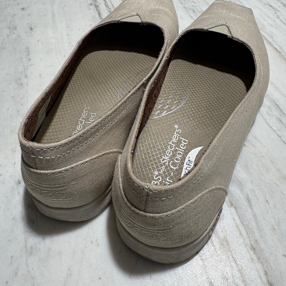 Skechers® BOBS: Arch Fit® Plush - By The Way - Picture 3 of 4